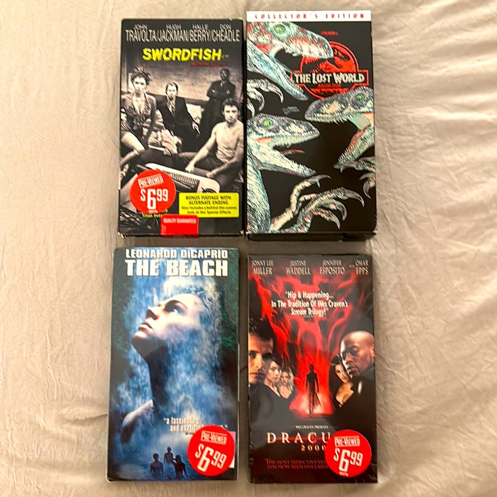 4 VHS Tapes- Dracula 2000, The Beach, Swordfish, & The Lost World Jurassic Park